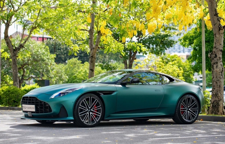 Aston Martin DB12 đầu tiên tại Việt Nam 'bốc hơi' 9 tỷ chỉ sau 600km lăn bánh