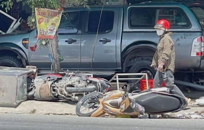 Xe bán tải mất lái, tông 8 xe máy và lao vào quán ăn ở Cần Thơ: Một người tử vong, nhiều người hoảng loạn