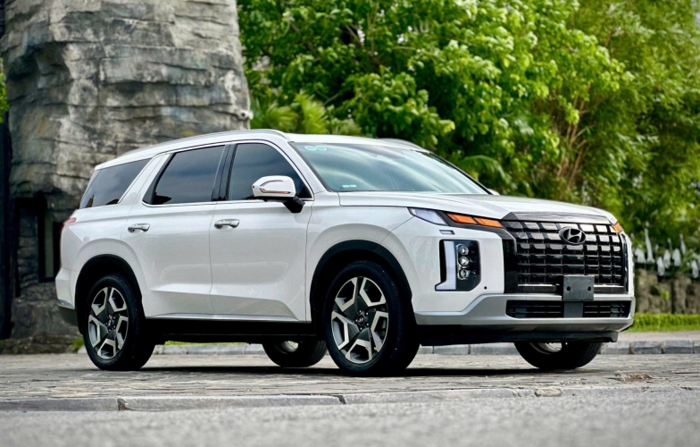 Hyundai Santa Fe và Palisade tăng lực hút bằng ưu đãi, quyết đấu phân khúc SUV 7 chỗ