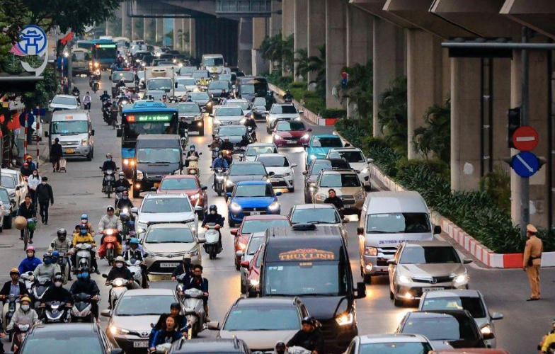 Hà Nội dự kiến tăng mạnh phí trước bạ và cấp biển số: Người dùng xe xăng, dầu sẽ phải trả giá cao hơn