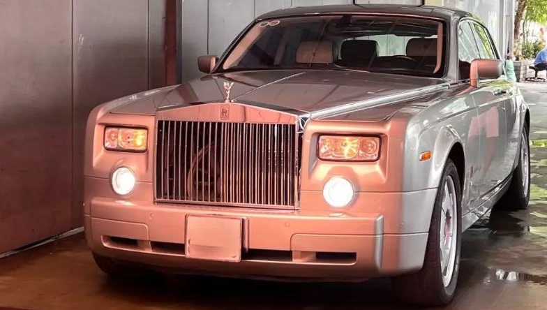 Lăn bánh hơn 3 vạn km sau gần 20 năm, Rolls-Royce Phantom vẫn giữ giá không tưởng