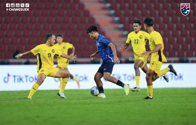 CĐV Malaysia đồng loạt phản ứng khi lỡ hẹn U22 Việt Nam ở chung kết