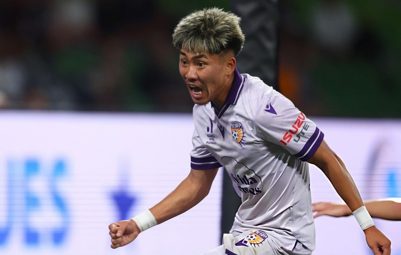 Tiền vệ Việt kiều siêu hiếm chưa chắc về V-League thi đấu