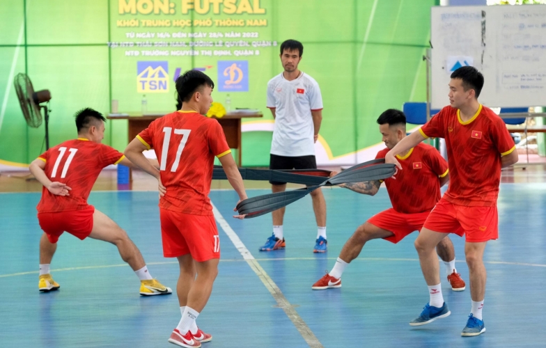 ĐT futsal Việt Nam loại 2 cầu thủ trước ngày sang Thái Lan tập huấn