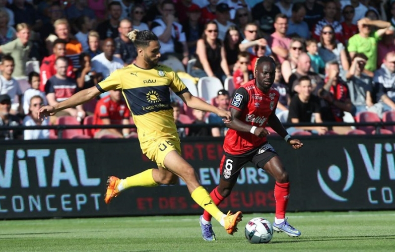 Pau FC bất ngờ nhận 'tin vui' dù thua đậm 0-4 ở trận mở màn Ligue 2