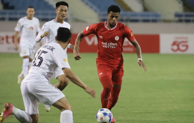 Trực tiếp Viettel 0-1 Bình Định: Bất ngờ xảy ra