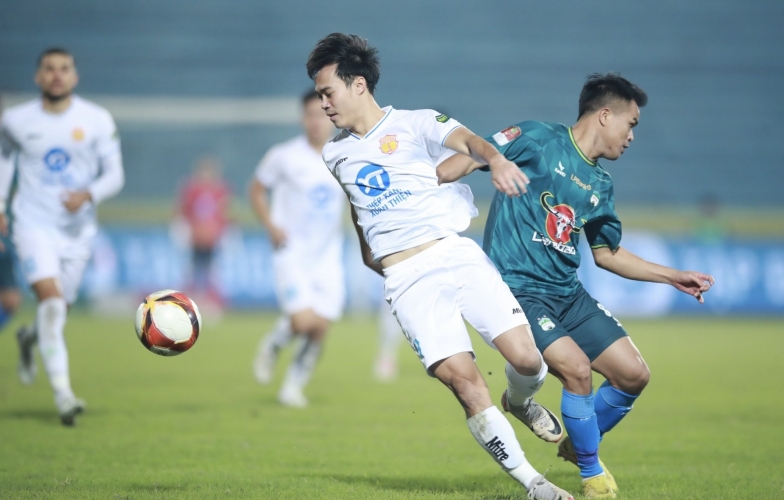 Trực tiếp HAGL 0-0 Nam Định: Thế trận giằng co