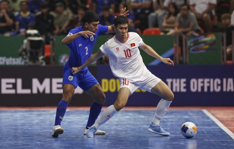 Futsal Thái Lan chia tay 2 huyền thoại