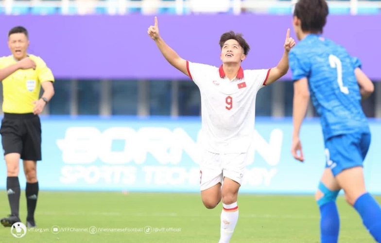 HLV Kim Sang Sik tìm ra tiền đạo số 1 của U23 Việt Nam