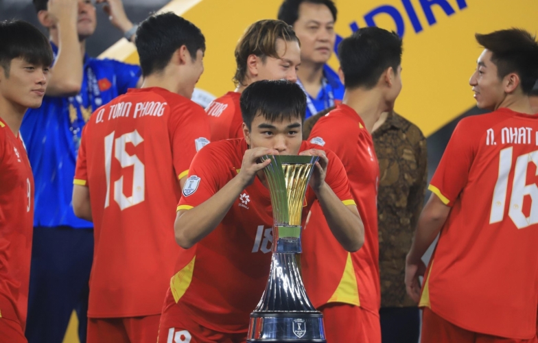 HLV Kim Sang Sik nói lời thật lòng về Công Phương