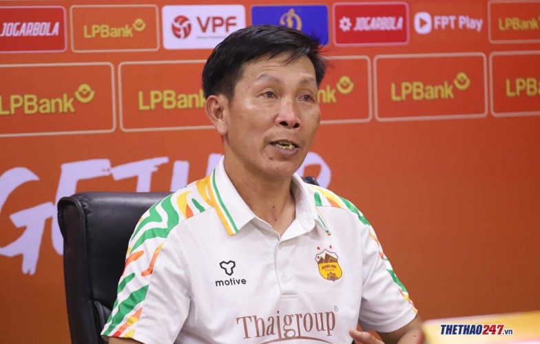 HLV HAGL tiết lộ thần đồng 17 tuổi vắng mặt vì bận đi học