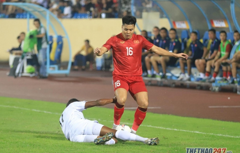 NÓNG: Hậu vệ phải số 1 ĐT Việt Nam tạo thương vụ bom tấn