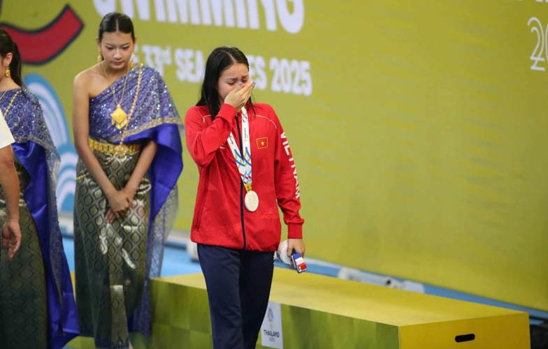 'Tiểu tiên cá' Mỹ Tiên lên tiếng sau khoảnh khắc rơi lệ gây sốt