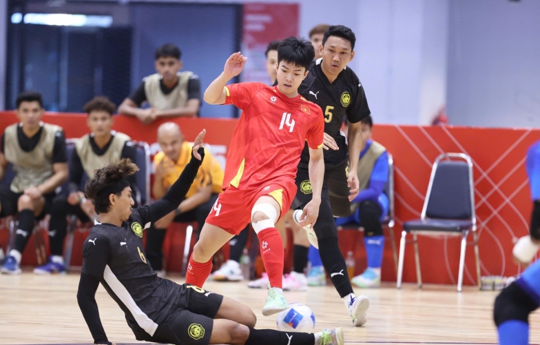 Việt Nam thua sốc Malaysia ở trận ra quân SEA Games 33