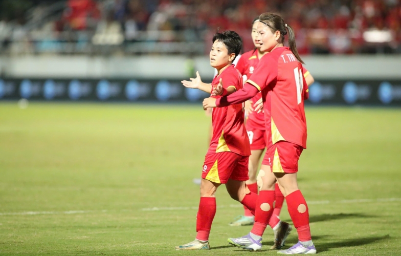 Trực tiếp nữ Việt Nam 0-0 Philippines: Trọng tài sai lầm nghiêm trọng