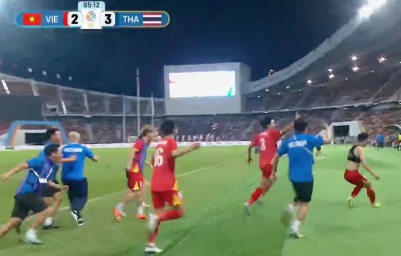 BTC SEA Games mắc sai lầm khó hiểu ở bàn thắng của U22 Việt Nam