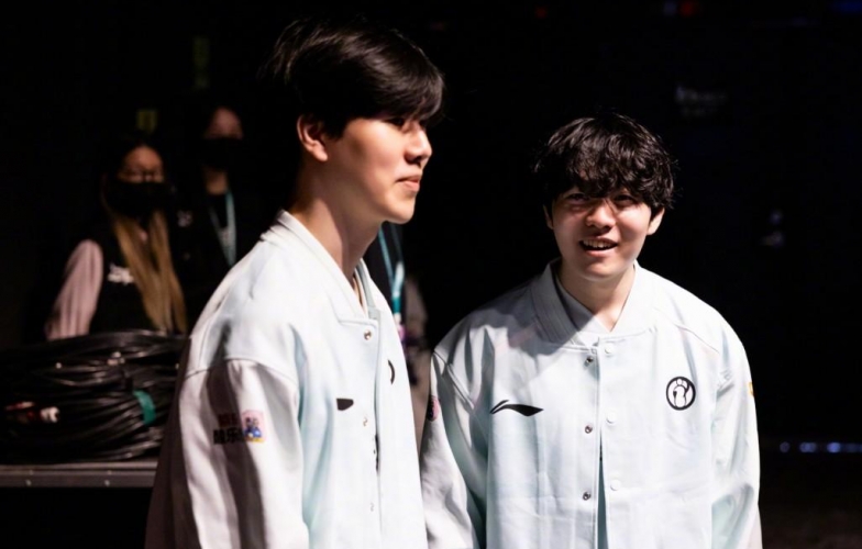 Rookie ám chỉ Jiejie đã “hết cửa” thi đấu tại IG