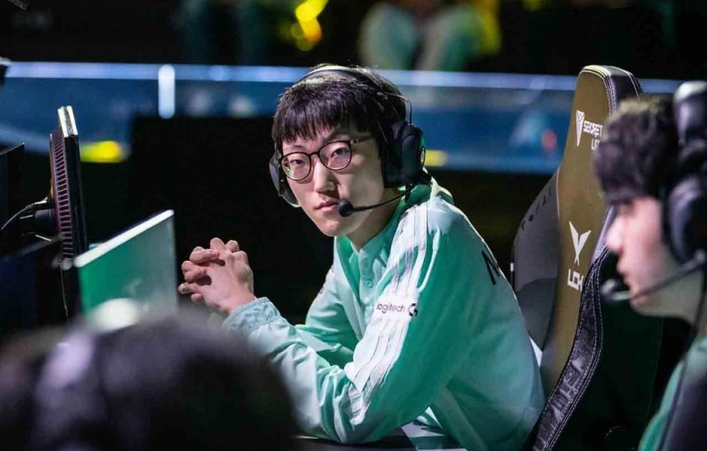 Cựu vương CKTG 2020 đang code game thay thế LMHT