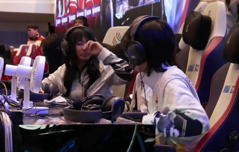 Nữ siêu sao LQM Thái Lan bật khóc nức nở tại SEA Games 33 khi thua Việt Nam