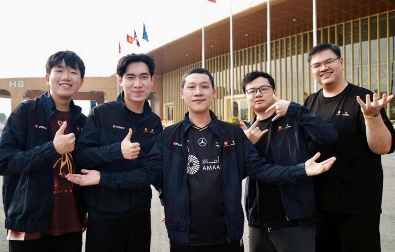 Trở về với áo đấu của Faker, Thầy Giáo Ba chính thức lên tiếng khép lại drama