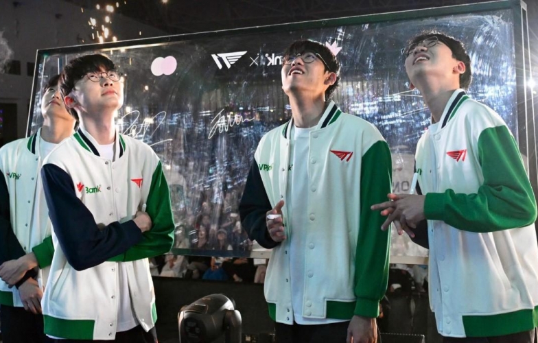 Về tới Hàn Quốc, siêu sao T1 vẫn vương vấn ẩm thực Việt Nam