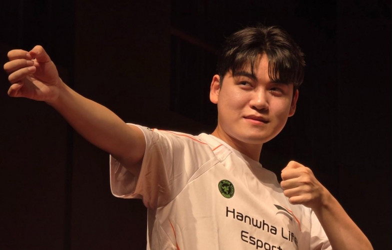 Mới tới HLE chưa lâu, Gumayusi đã 'báo' đội nhà một pha cực kỳ đau