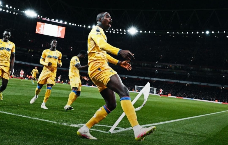 Crystal Palace nhắn đến Liverpool 4 từ gây bão MXH sau khi thắng Arsenal