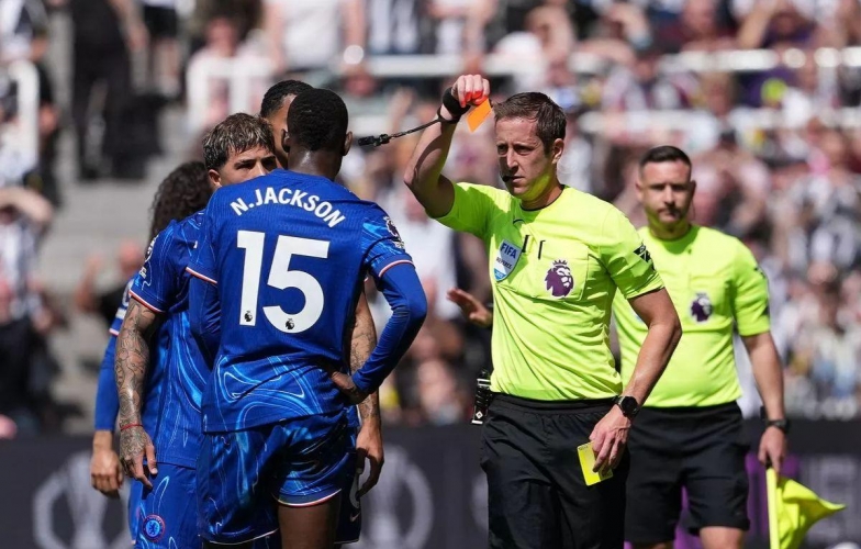 Chelsea nhận 'đòn giáng mạnh' trong cuộc đua giành vé dự C1