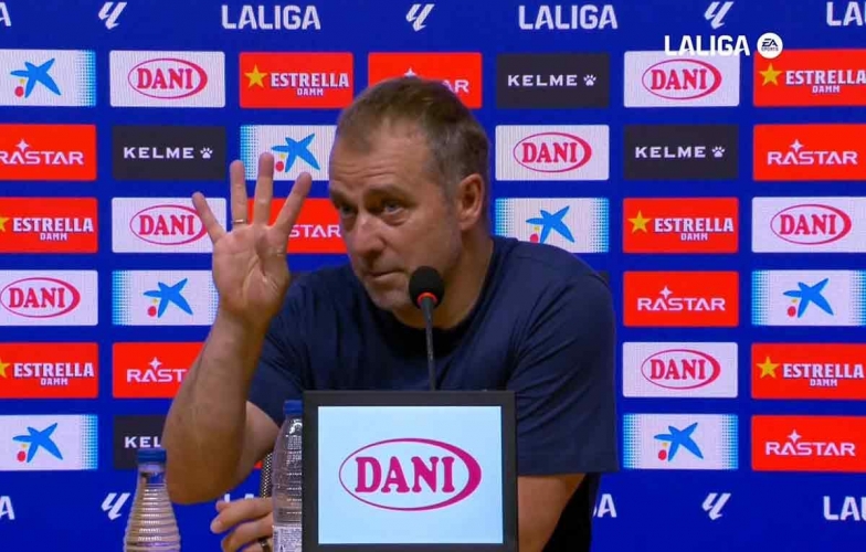 Hansi Flick ‘cà khịa’ sâu cay Real Madrid