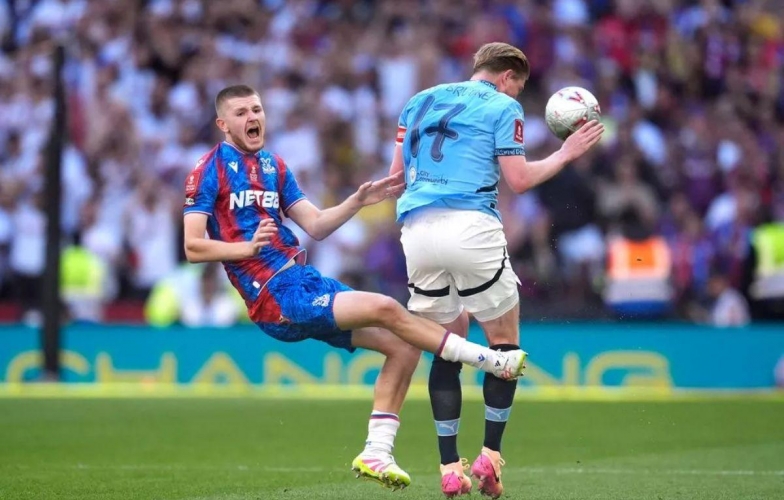 Ngôi sao Crystal Palace bị De Bruyne 'tác động vật lý'