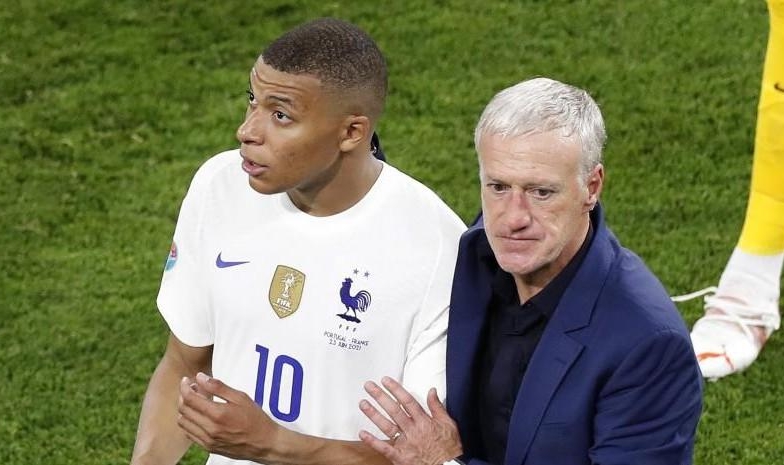 Dechamps chỉ thẳng cái tên nhận Quả bóng Vàng, không phải Mbappe