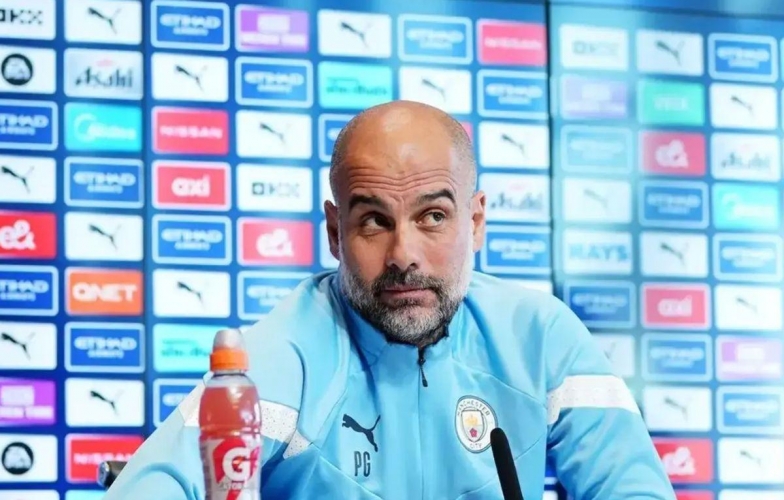 Pep Guardiola làm rõ chính sách nhân sự tại Man City