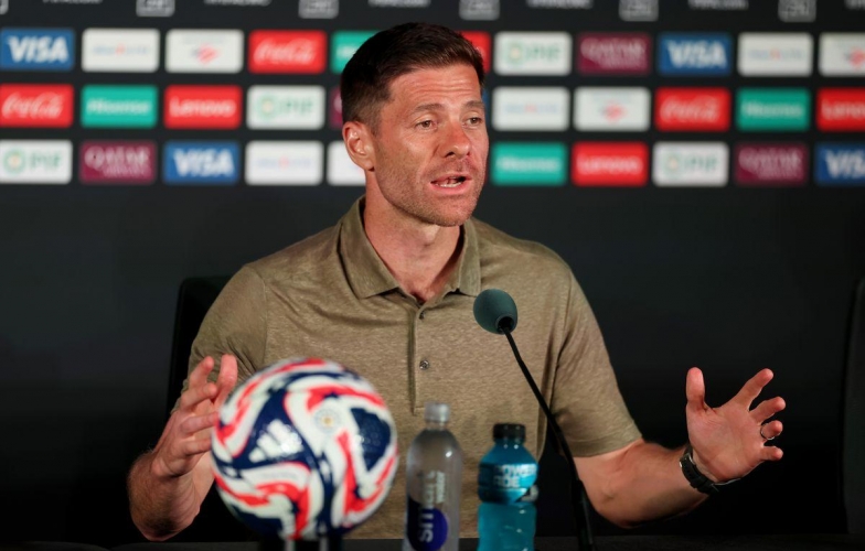 Xabi Alonso chỉ tên tiền vệ Real Madrid giống Steven Gerrard