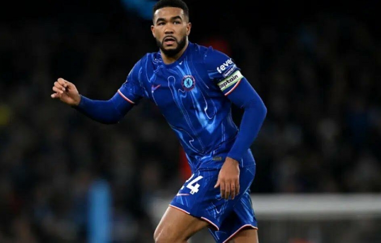 Reece James trấn an CĐV Chelsea