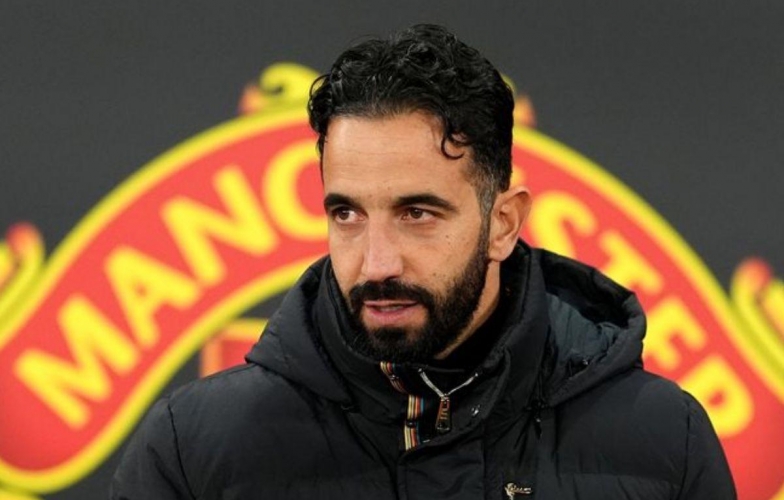 Man Utd dẫn đầu bảng xếp hạng… không ai muốn
