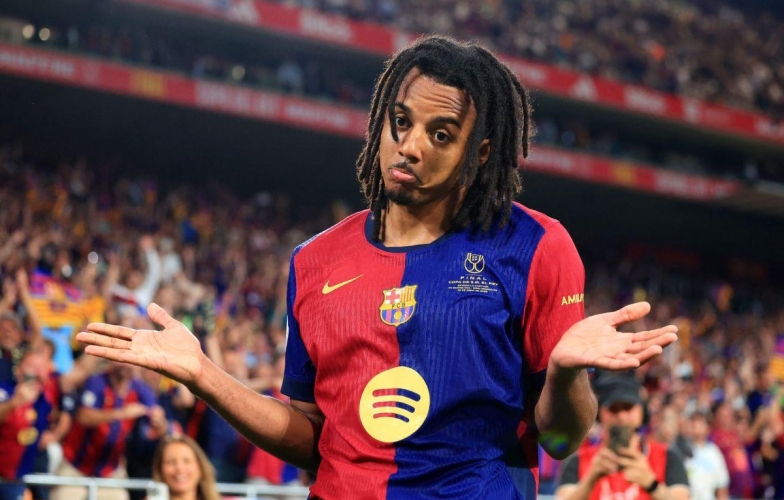Hàng thủ Barca đón tin vui lớn trước mùa giải mới