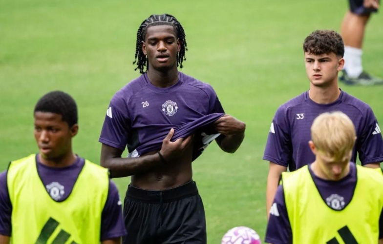 Sao trẻ tiết lộ 'bí kíp' của Arsenal, khuyên Man Utd nên học hỏi