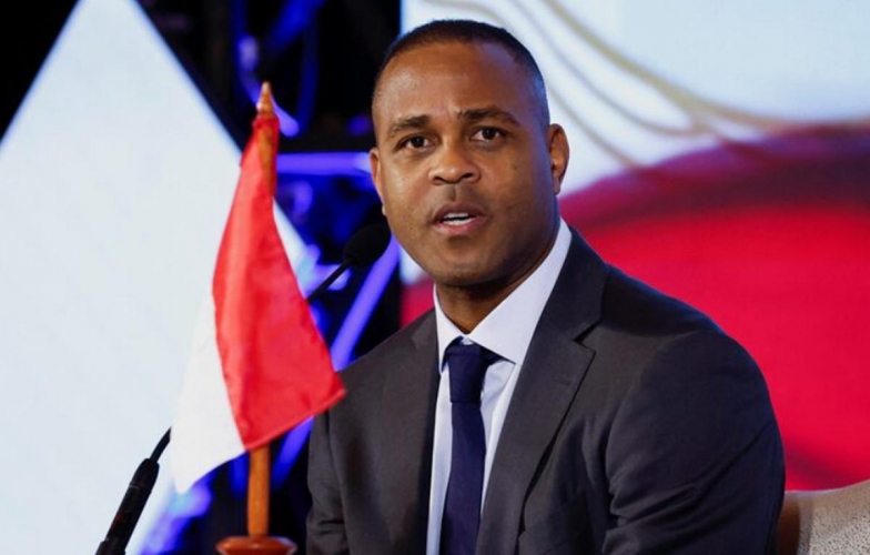 Kluivert nhận cảnh báo: Vé World Cup 2026 hoặc ra đi