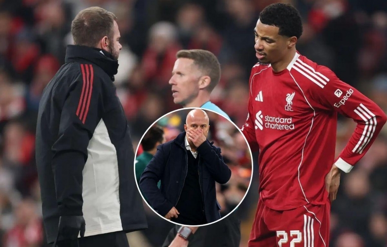 Arne Slot thua đơn thiệt kép trước PSV