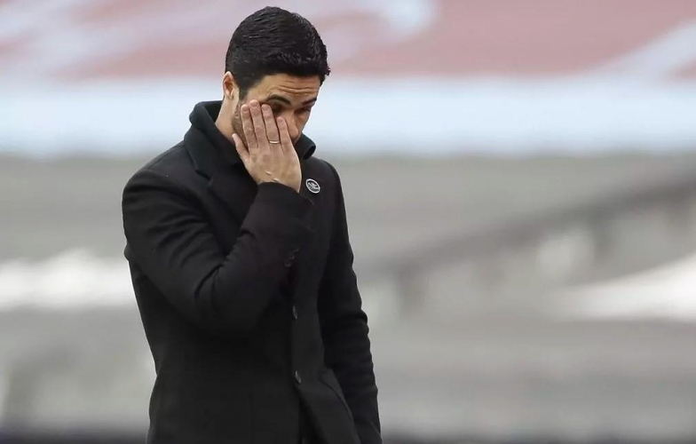 Arsenal tiếp tục gặp ác mộng ở hàng thủ