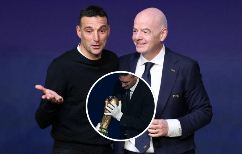 Chủ tịch FIFA xin lỗi HLV ĐT Argentina vì yêu cầu đeo găng tay trắng