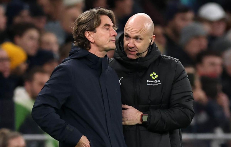 HLV Tottenham 'nổi điên' với trọng tài sau trận thua Liverpool