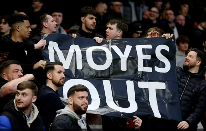 Thua Nottingham Forest, fan West Ham yêu cầu sa thải David Moyes