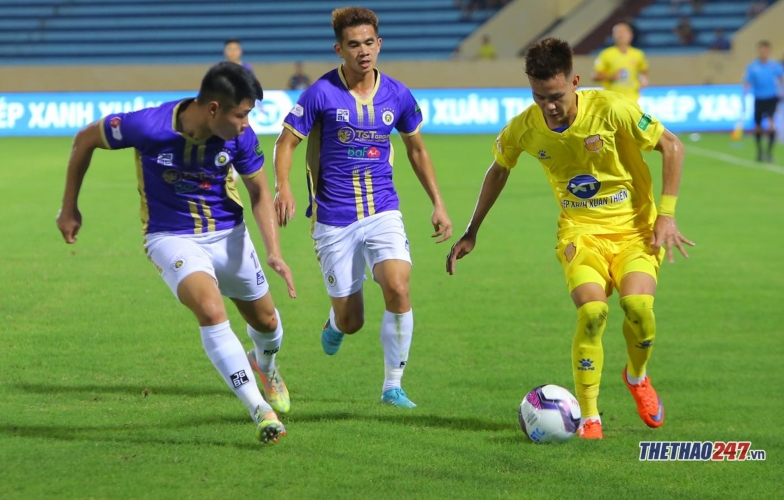 Thi đấu lấn lướt, Hà Nội FC vẫn đánh rơi chiến thắng trước Nam Định FC