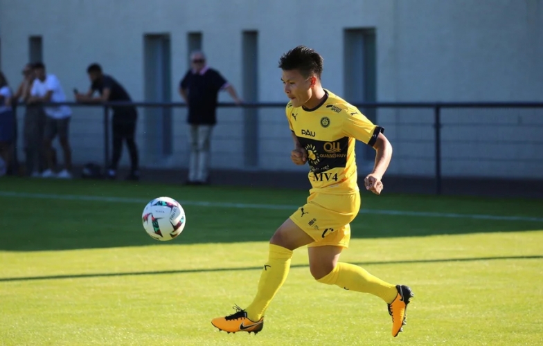 Quang Hải chắc suất đá chính cho Pau FC ở trận ra quân Ligue 2 2022-2023