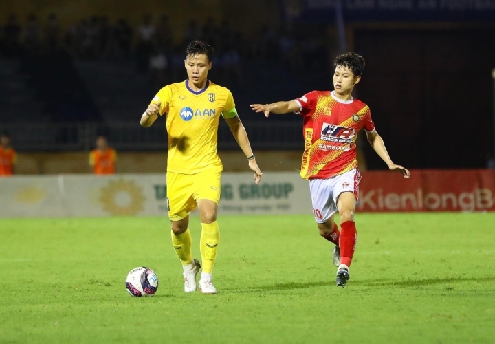 Hòa nhạt nhòa Thanh Hóa, SLNA tụt lại trong cuộc đua vô địch V-League 2022