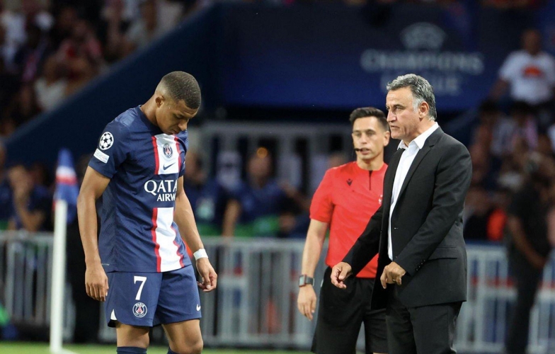 HLV PSG ra tay dạy dỗ, 'cậu ấm' Mbappe nhận hình phạt đầu tiên mùa này?