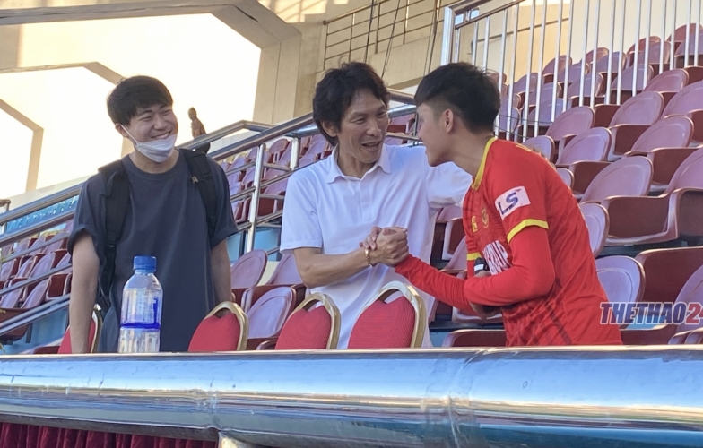 VIDEO: HLV U23 Việt Nam gặp riêng hai cầu thủ hạng Nhất