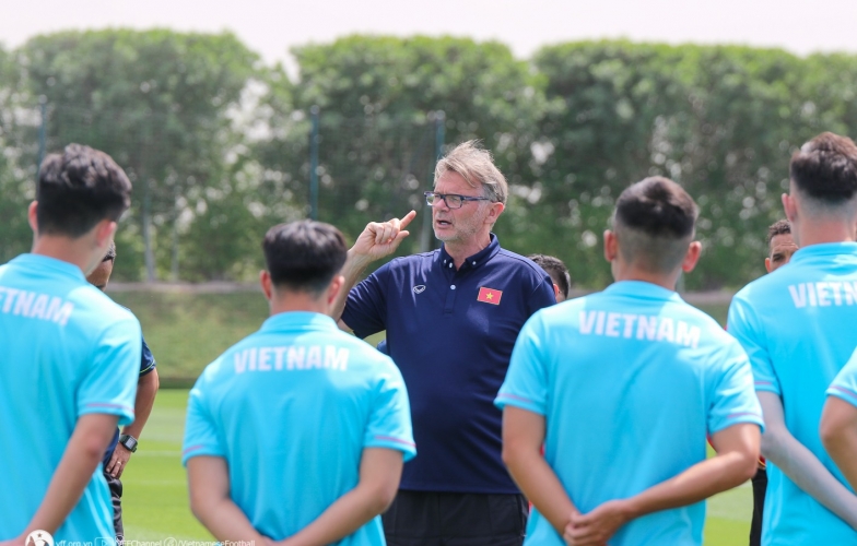 HLV Troussier làm điều đặc biệt cho U23 Việt Nam trước giờ đấu U23 UAE