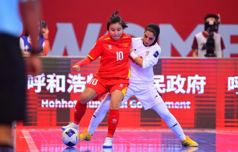 Việt Nam hòa đội hạng 9 FIFA, vào tứ kết với ngôi nhất bảng